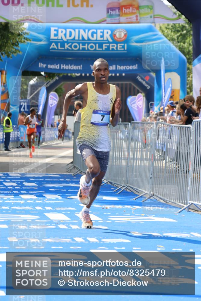 29.06.2025 - hella hamburg halbmarathon Strokosch-Dieckow http://msf.ph/oto/8325479 29.06.2025 10:02:55 Ziel 7, 9 meine-sportfotos.de