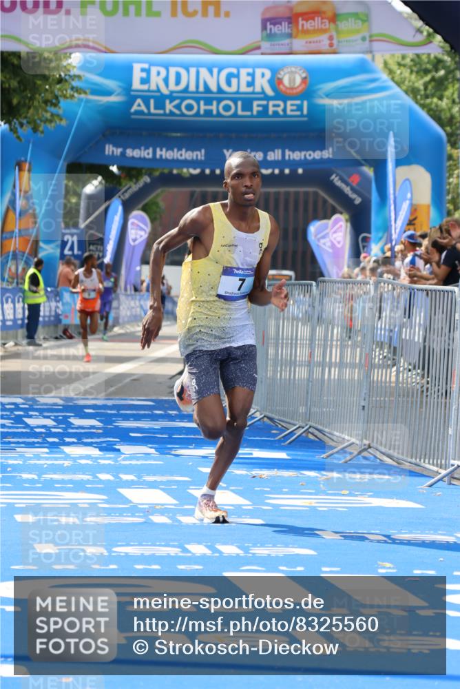 29.06.2025 - hella hamburg halbmarathon Strokosch-Dieckow http://msf.ph/oto/8325560 29.06.2025 10:02:55 Ziel 7, 9 meine-sportfotos.de
