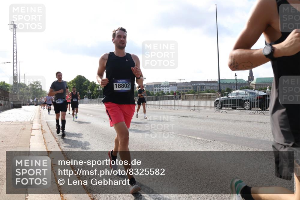 29.06.2025 - hella hamburg halbmarathon Lena Gebhardt http://msf.ph/oto/8325582 29.06.2025 09:48:32 Lombardsbrücke 13975, 18384, 18802, 1290, 1385, 1505, 1710, 1743, 2262, 2399, 2714, 2767, 3480, 3547, 3959, 4359, 4381, 4860, 5091, 5307, 5315, 5554, 5709, 6684, 6829, 6990, 6993, 7152, 7154, 7884, 8121, 8571, 8933, 9403, 10190, 10404, 10793, 10852, 11202, 11227, 11620, 11929, 12044, 12051, 12290, 12488, 12514, 12916, 13483, 13595, 13940, 13975, 14875, 14908, 15015, 15701, 15931, 15959, 16119, 16158 meine-sportfotos.de