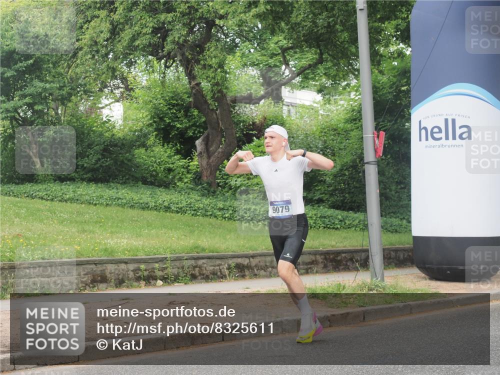 29.06.2025 - hella hamburg halbmarathon KatJ http://msf.ph/oto/8325611 29.06.2025 10:17:01 Zwischen KM18-KM19  meine-sportfotos.de