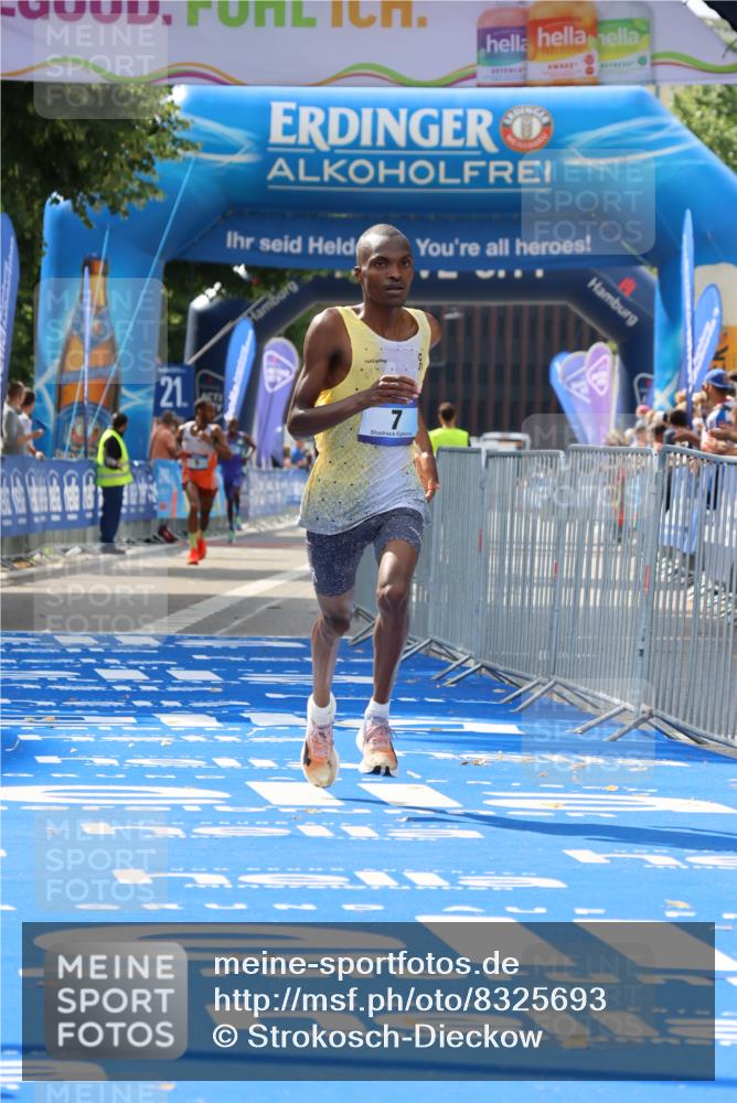 29.06.2025 - hella hamburg halbmarathon Strokosch-Dieckow http://msf.ph/oto/8325693 29.06.2025 10:02:54 Ziel 7, 9 meine-sportfotos.de