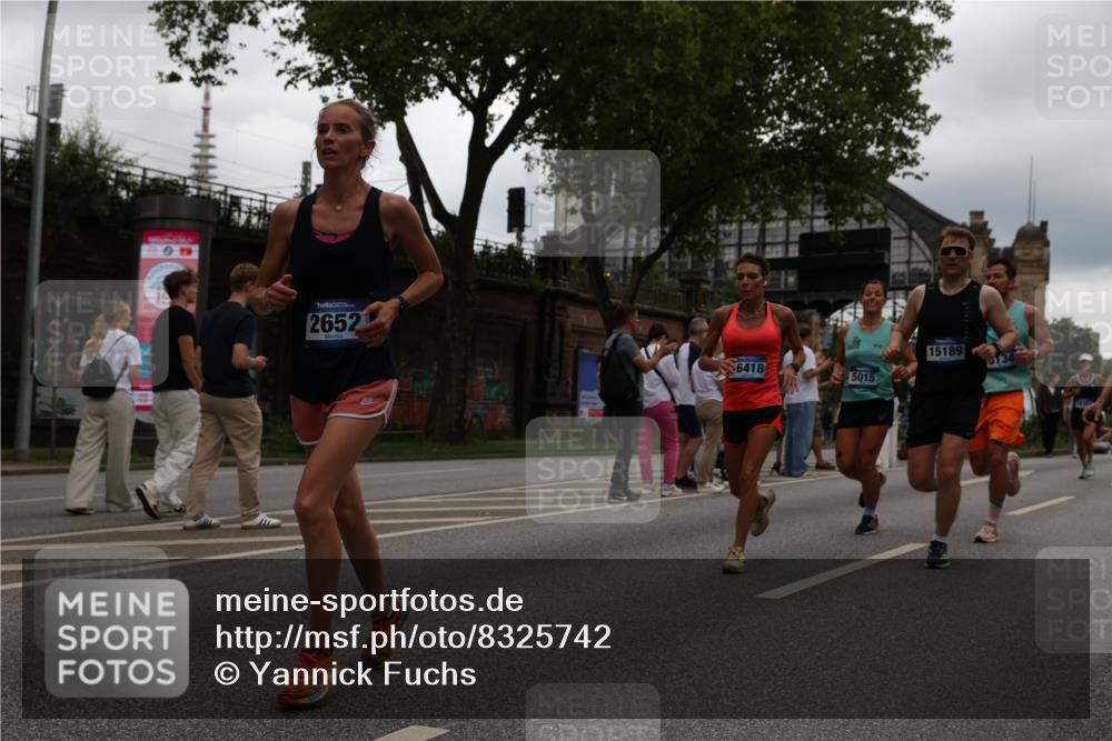29.06.2025 - hella hamburg halbmarathon Yannick Fuchs http://msf.ph/oto/8325742 29.06.2025 10:51:29 20KM 1200, 1239, 1563, 1715, 1719, 1972, 2236, 2606, 2652, 2806, 3141, 3575, 4261, 4579, 5015, 5134, 5391, 5457, 5458, 6281, 6302, 6720, 6892, 7159, 7269, 7833, 8744, 9450, 10383, 10408, 12144, 12509, 12773, 12774, 13376, 13664, 14361, 14737, 14881, 14951, 15090, 15110, 15189, 15220, 15229, 15349, 15664, 16418, 16517, 17455, 17543, 17758, 18508 meine-sportfotos.de