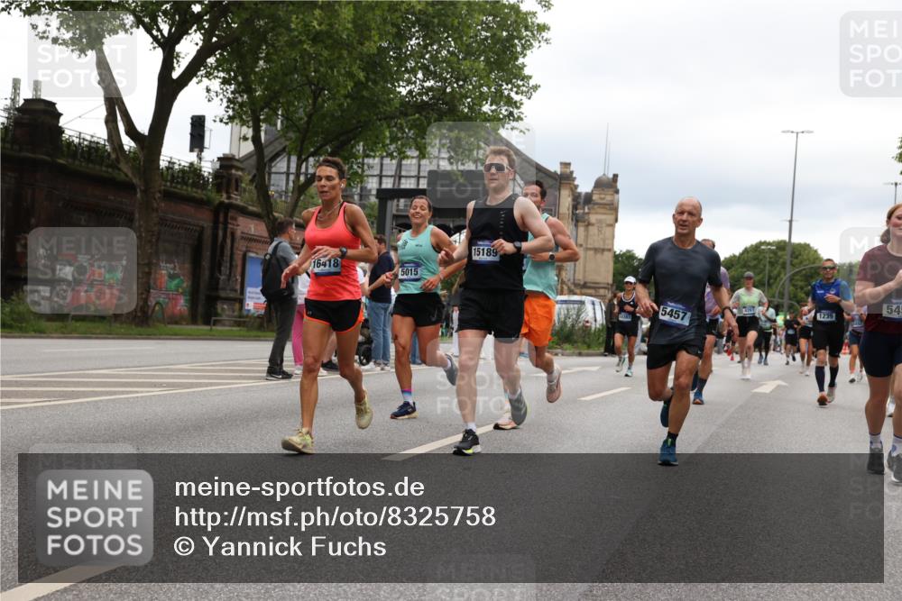 29.06.2025 - hella hamburg halbmarathon Yannick Fuchs http://msf.ph/oto/8325758 29.06.2025 10:51:29 20KM 1200, 1239, 1563, 1715, 1719, 1972, 2236, 2606, 2652, 2806, 3141, 3575, 4261, 4579, 5015, 5134, 5391, 5457, 5458, 6281, 6302, 6720, 6892, 7159, 7269, 7833, 8744, 9450, 10383, 10408, 12144, 12509, 12773, 12774, 13376, 13664, 14361, 14737, 14881, 14951, 15090, 15110, 15189, 15220, 15229, 15349, 15664, 16418, 16517, 17455, 17543, 17758, 18508 meine-sportfotos.de