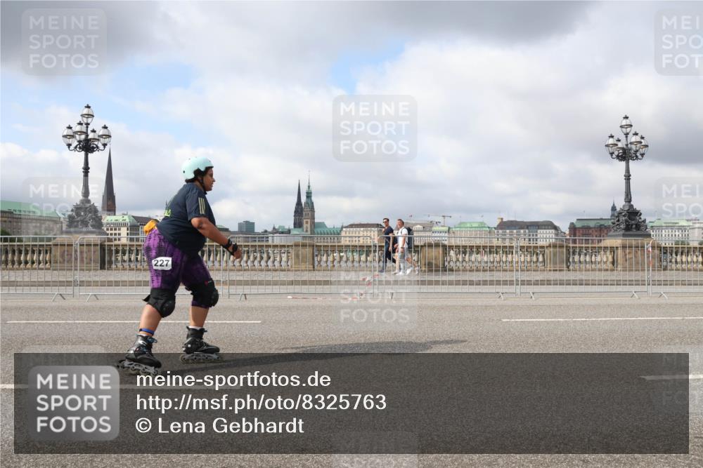 29.06.2025 - hella hamburg halbmarathon Lena Gebhardt http://msf.ph/oto/8325763 29.06.2025 09:08:12 Lombardsbrücke 227 meine-sportfotos.de