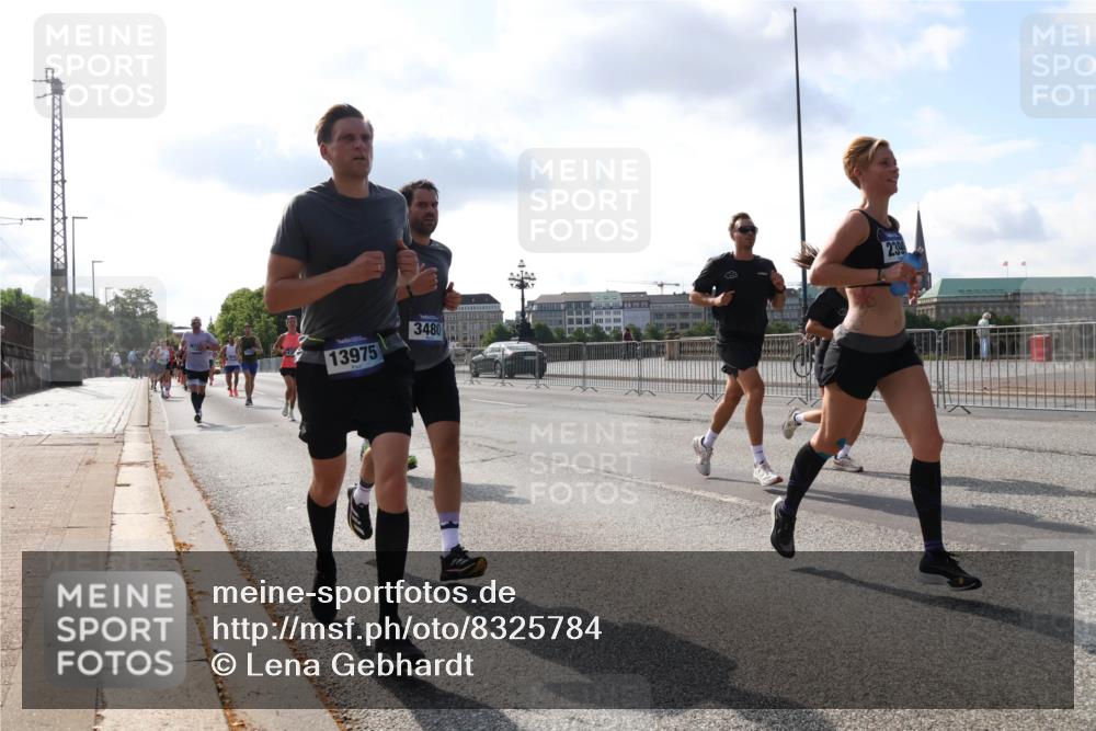 29.06.2025 - hella hamburg halbmarathon Lena Gebhardt http://msf.ph/oto/8325784 29.06.2025 09:48:34 Lombardsbrücke 3480, 13975, 2399, 1290, 1385, 1505, 1710, 1743, 2262, 2399, 2714, 2767, 3480, 3547, 3959, 4359, 4381, 4860, 5091, 5307, 5315, 5554, 5709, 6684, 6829, 6993, 7152, 7154, 7884, 8121, 8571, 8933, 9403, 9643, 10190, 10404, 10793, 10852, 11202, 11227, 11620, 11929, 12044, 12051, 12488, 12514, 12916, 13483, 13595, 13940, 13975, 14875, 14908, 15015, 15701, 15931, 15959, 16119, 16158 meine-sportfotos.de