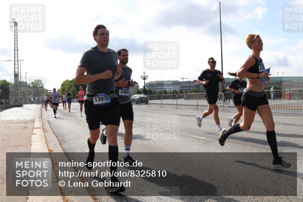 29.06.2025 - hella hamburg halbmarathon Lena Gebhardt http://msf.ph/oto/8325810 29.06.2025 09:48:34 Lombardsbrücke 13975, 3480, 715, 239, 1290, 1385, 1505, 1710, 1743, 2262, 2399, 2714, 2767, 3480, 3547, 3959, 4359, 4381, 4860, 5091, 5307, 5315, 5554, 5709, 6684, 6829, 6993, 7152, 7154, 7884, 8121, 8571, 8933, 9403, 9643, 10190, 10404, 10793, 10852, 11202, 11227, 11620, 11929, 12044, 12051, 12488, 12514, 12916, 13483, 13595, 13940, 13975, 14875, 14908, 15015, 15701, 15931, 15959, 16119, 16158 meine-sportfotos.de