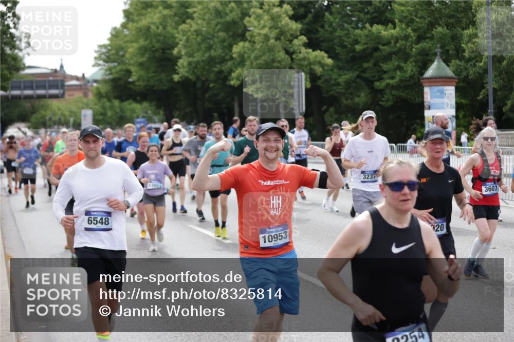 29.06.2025 - hella hamburg halbmarathon Jannik Wohlers http://msf.ph/oto/8325814 29.06.2025 10:39:48 Lombardsbrücke 1018, 1037, 1058, 1291, 1691, 2019, 2109, 2254, 2515, 2572, 2866, 2888, 3237, 3295, 3515, 3607, 3808, 4173, 4271, 4471, 4756, 5113, 5263, 5351, 5352, 5877, 5901, 6097, 6463, 6548, 6673, 6750, 6866, 6876, 6890, 6920, 7108, 7174, 7675, 7850, 8815, 9187, 9195, 9495, 10474, 10806, 10818, 10953, 11176, 11188, 11244, 11653, 11717, 11970, 11973, 12364, 12444, 12501, 12760, 13005, 13069, 13290, 13410, 13466, 13577, 13651, 14851, 15549, 15927, 16681, 17318 meine-sportfotos.de