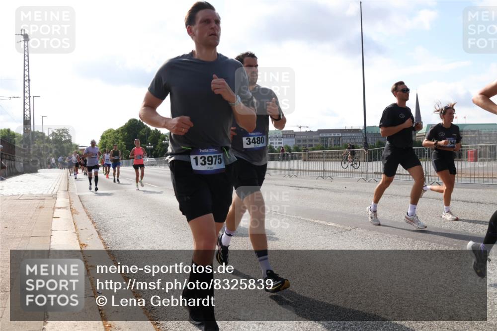 29.06.2025 - hella hamburg halbmarathon Lena Gebhardt http://msf.ph/oto/8325839 29.06.2025 09:48:34 Lombardsbrücke 13975, 3480, 1290, 1385, 1505, 1710, 1743, 2262, 2399, 2714, 2767, 3480, 3547, 3959, 4359, 4381, 4860, 5091, 5307, 5315, 5554, 5709, 6684, 6829, 6993, 7152, 7154, 7884, 8121, 8571, 8933, 9403, 9643, 10190, 10404, 10793, 10852, 11202, 11227, 11620, 11929, 12044, 12051, 12488, 12514, 12916, 13483, 13595, 13940, 13975, 14875, 14908, 15015, 15701, 15931, 15959, 16119, 16158 meine-sportfotos.de