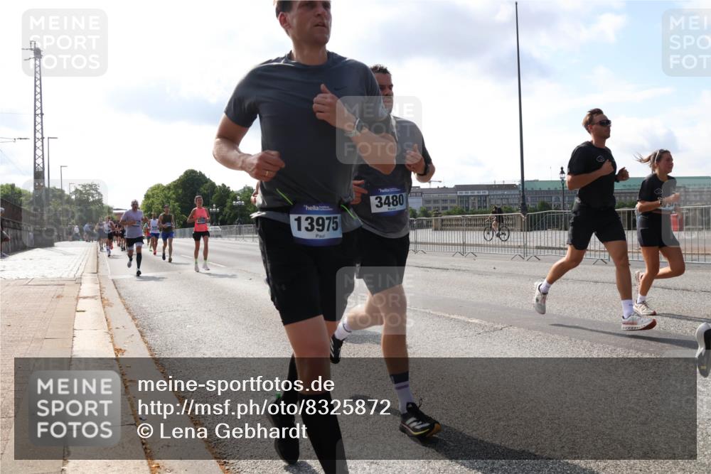 29.06.2025 - hella hamburg halbmarathon Lena Gebhardt http://msf.ph/oto/8325872 29.06.2025 09:48:34 Lombardsbrücke 13975, 3480, 1290, 1385, 1505, 1710, 1743, 2262, 2399, 2714, 2767, 3480, 3547, 3959, 4359, 4381, 4860, 5091, 5307, 5315, 5554, 5709, 6684, 6829, 6993, 7152, 7154, 7884, 8121, 8571, 8933, 9403, 9643, 10190, 10404, 10793, 10852, 11202, 11227, 11620, 11929, 12044, 12051, 12488, 12514, 12916, 13483, 13595, 13940, 13975, 14875, 14908, 15015, 15701, 15931, 15959, 16119, 16158 meine-sportfotos.de