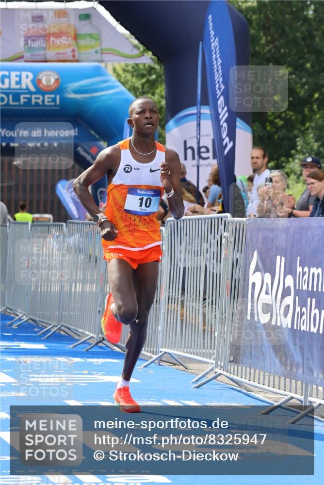 29.06.2025 - hella hamburg halbmarathon Strokosch-Dieckow http://msf.ph/oto/8325947 29.06.2025 10:02:44 Ziel 10 meine-sportfotos.de