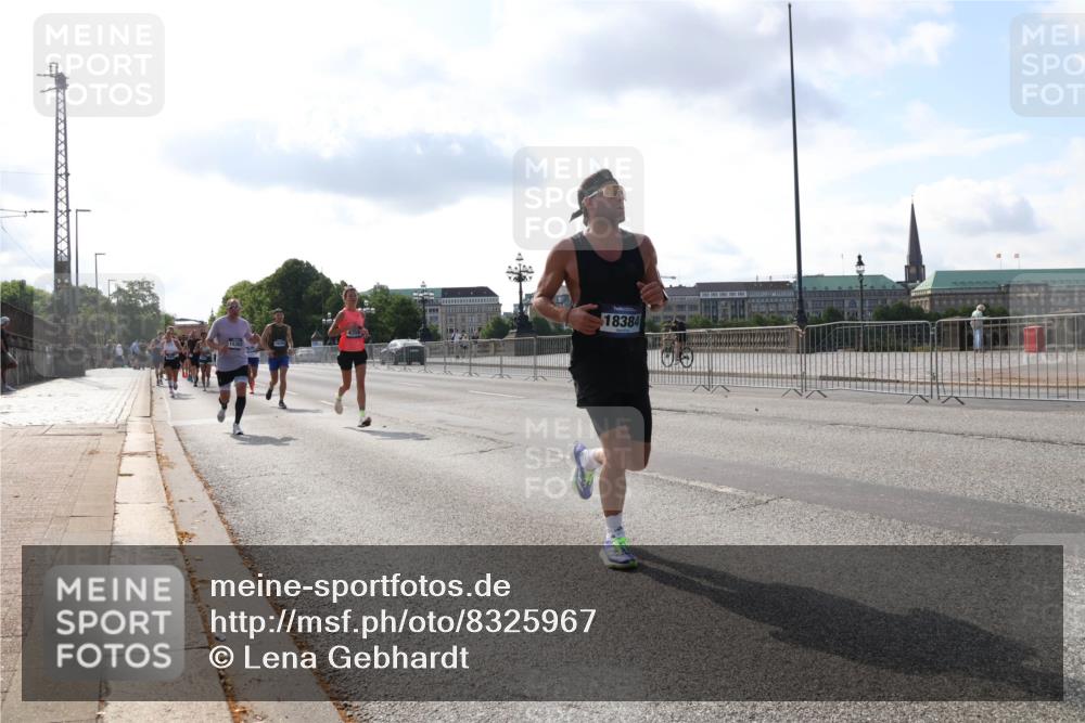 29.06.2025 - hella hamburg halbmarathon Lena Gebhardt http://msf.ph/oto/8325967 29.06.2025 09:48:35 Lombardsbrücke 15303, 18384, 1042, 1290, 1385, 1505, 1710, 1743, 2262, 2399, 2767, 3480, 3547, 3959, 4359, 4381, 4860, 5003, 5091, 5307, 5315, 5554, 5709, 6684, 6829, 6993, 7152, 7154, 7884, 8121, 8571, 8933, 9403, 9643, 10190, 10404, 10793, 10852, 11202, 11227, 11620, 11929, 12044, 12051, 12488, 12514, 12916, 13483, 13595, 13940, 13975, 14875, 14908, 15931, 15959, 16119 meine-sportfotos.de