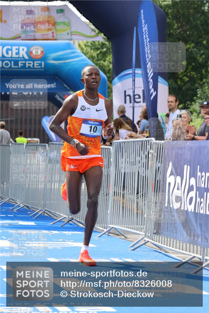 29.06.2025 - hella hamburg halbmarathon Strokosch-Dieckow http://msf.ph/oto/8326008 29.06.2025 10:02:44 Ziel 10 meine-sportfotos.de