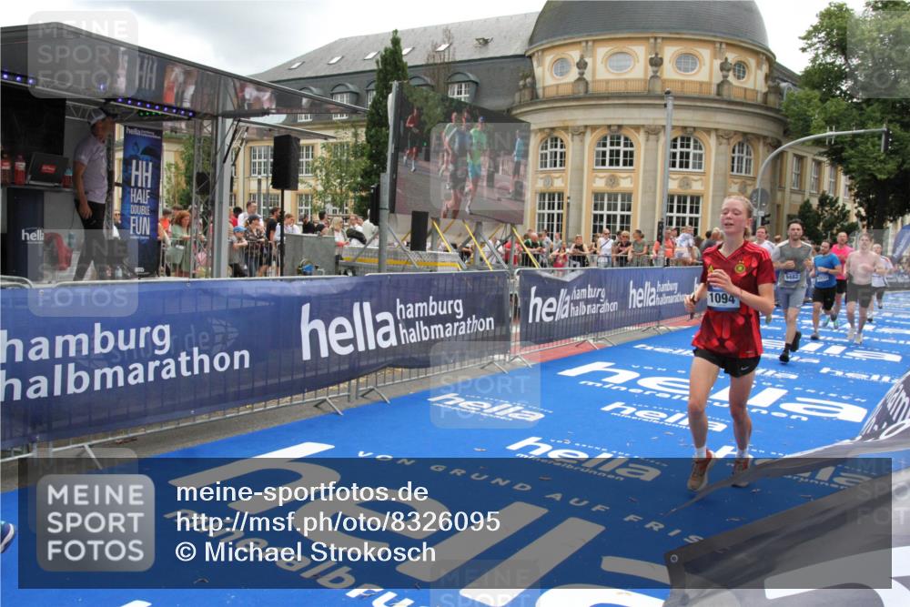 29.06.2025 - hella hamburg halbmarathon Michael Strokosch http://msf.ph/oto/8326095 29.06.2025 10:48:50 Ziel 1094, 1884, 1892, 2442, 9482, 11519, 12533, 15309, 15384, 16653, 17007 meine-sportfotos.de