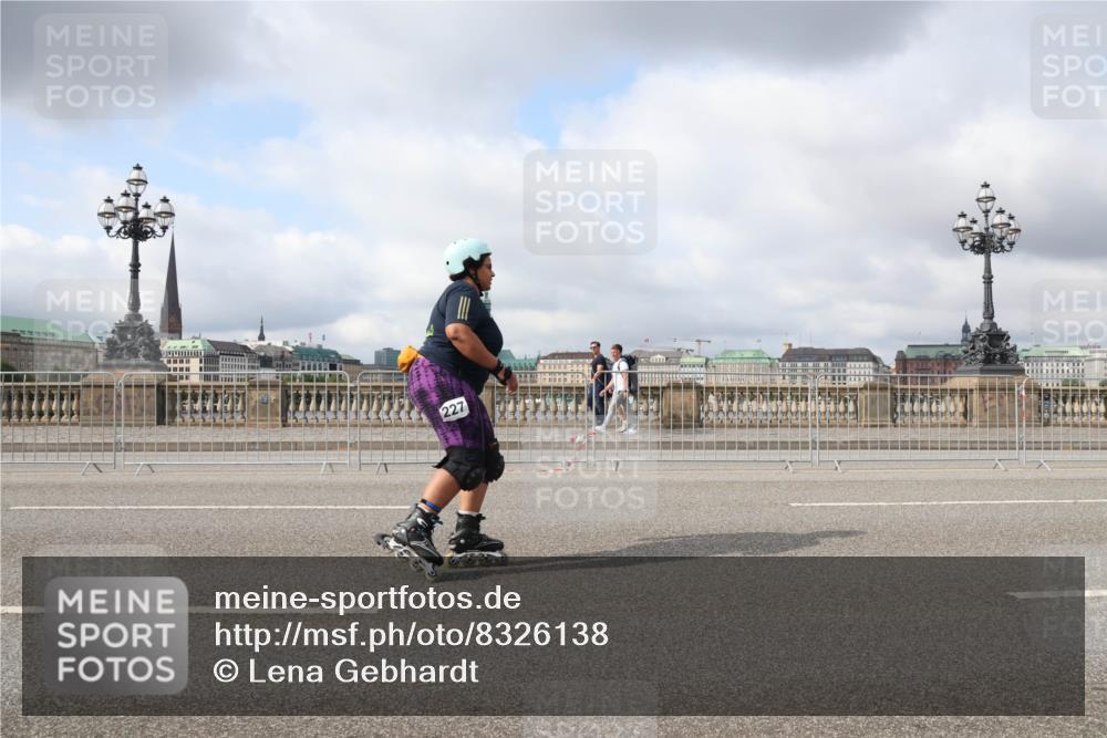 29.06.2025 - hella hamburg halbmarathon Lena Gebhardt http://msf.ph/oto/8326138 29.06.2025 09:08:12 Lombardsbrücke 227 meine-sportfotos.de