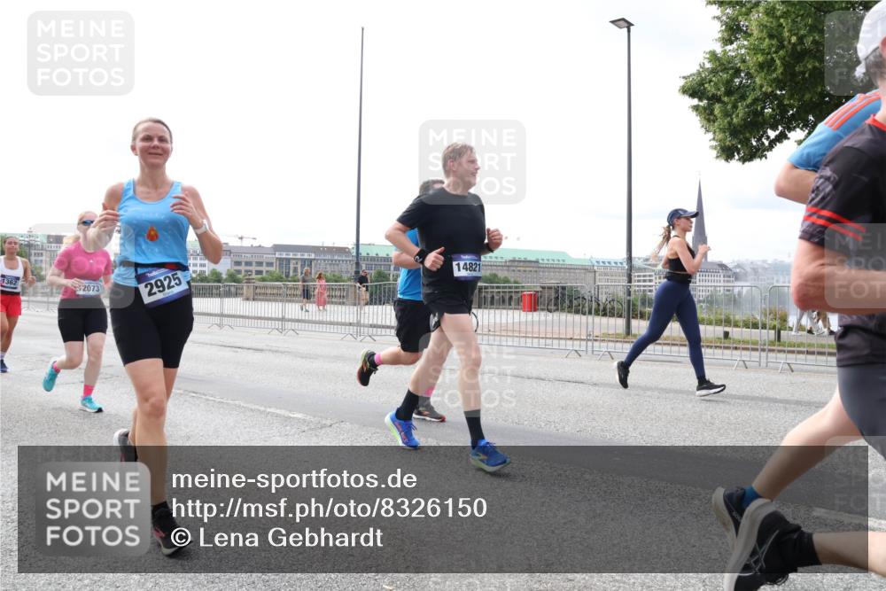 29.06.2025 - hella hamburg halbmarathon Lena Gebhardt http://msf.ph/oto/8326150 29.06.2025 10:23:25 Lombardsbrücke 1362, 2073, 2925, 14821, 1048, 1304, 1362, 1853, 2925, 3029, 3034, 4190, 4266, 4391, 4646, 4728, 4793, 5160, 5406, 6502, 6578, 6747, 6784, 6785, 6849, 7029, 7820, 7891, 8031, 8687, 8688, 8716, 8918, 8920, 9133, 9301, 9715, 9877, 9913, 10205, 10649, 10739, 11300, 11793, 11798, 11879, 12025, 12073, 12265, 12874, 13560, 14041, 14265, 14338, 14510, 14512, 14821, 15709, 16185, 16251, 16416, 16558, 17013, 17099, 17199, 17207, 17299, 17719 meine-sportfotos.de