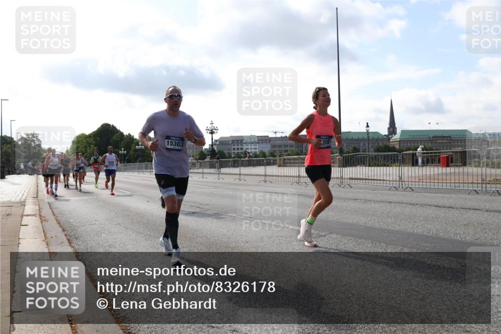 29.06.2025 - hella hamburg halbmarathon Lena Gebhardt http://msf.ph/oto/8326178 29.06.2025 09:48:37 Lombardsbrücke 15303, 359, 1042, 1290, 1385, 1505, 1710, 1743, 2262, 2399, 2767, 3480, 3547, 3959, 4359, 4381, 4860, 5003, 5307, 5315, 5554, 5709, 6684, 6829, 6993, 7152, 7154, 7884, 8121, 8571, 8933, 9403, 9643, 10190, 10404, 10738, 10793, 10852, 11620, 11929, 12044, 12051, 12488, 12514, 12916, 13483, 13595, 13940, 13975, 14875, 14908, 15931, 15959, 16119 meine-sportfotos.de