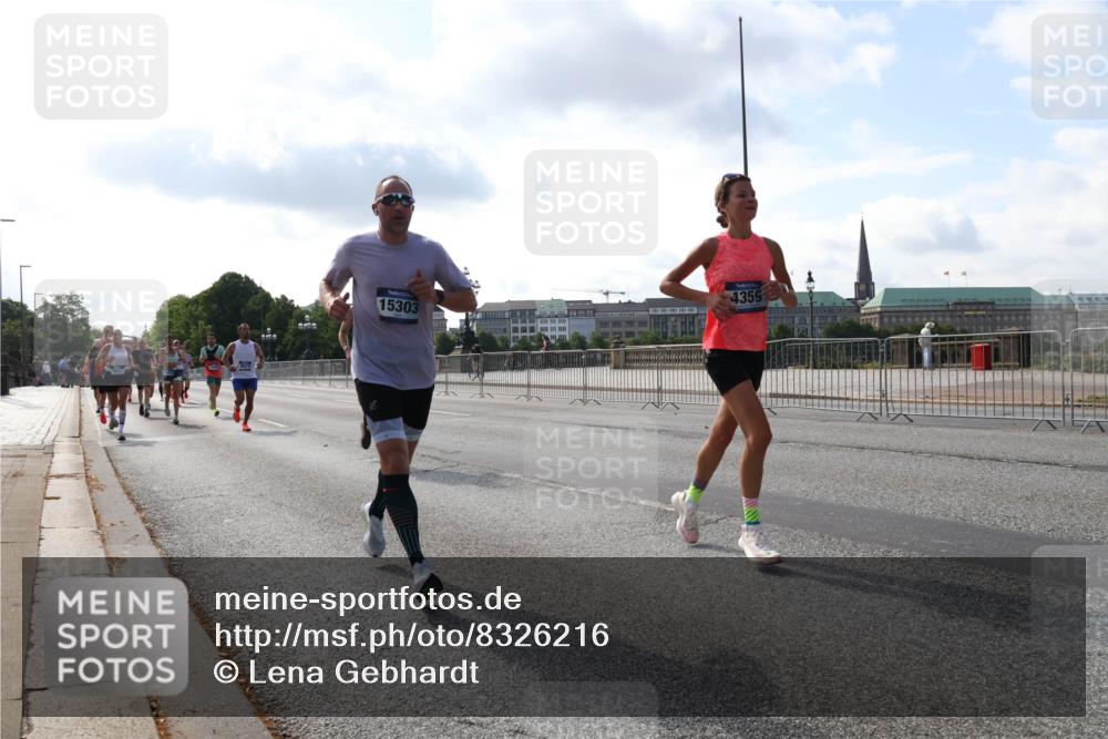 29.06.2025 - hella hamburg halbmarathon Lena Gebhardt http://msf.ph/oto/8326216 29.06.2025 09:48:37 Lombardsbrücke 15303, 4359, 1042, 1290, 1385, 1505, 1710, 1743, 2262, 2399, 2767, 3480, 3547, 3959, 4359, 4381, 4860, 5003, 5307, 5315, 5554, 5709, 6684, 6829, 6993, 7152, 7154, 7884, 8121, 8571, 8933, 9403, 9643, 10190, 10404, 10738, 10793, 10852, 11620, 11929, 12044, 12051, 12488, 12514, 12916, 13483, 13595, 13940, 13975, 14875, 14908, 15931, 15959, 16119 meine-sportfotos.de