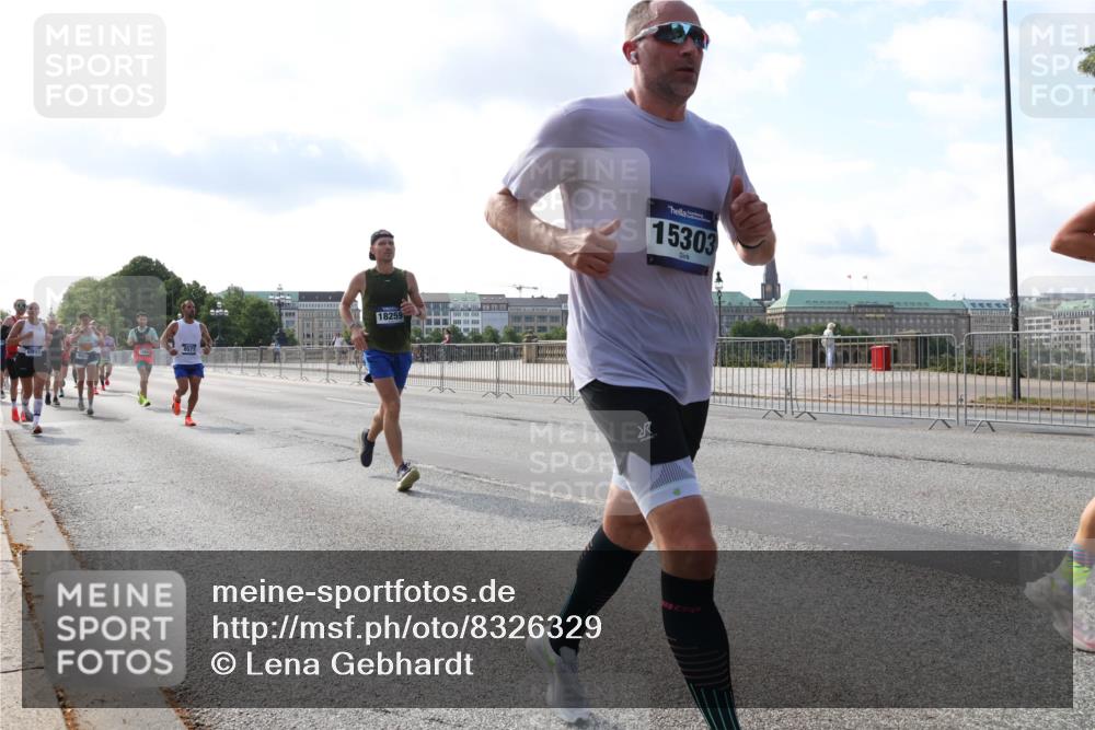 29.06.2025 - hella hamburg halbmarathon Lena Gebhardt http://msf.ph/oto/8326329 29.06.2025 09:48:38 Lombardsbrücke 8571, 6993, 18259, 15303, 1042, 1290, 1385, 1505, 1710, 1743, 2262, 2399, 2767, 3480, 3547, 3959, 4359, 4381, 4860, 5003, 5124, 5307, 5554, 5709, 6829, 6993, 7152, 7154, 7884, 8121, 8571, 8933, 9403, 9643, 10190, 10404, 10738, 10793, 10852, 11620, 11929, 12044, 12051, 12488, 12514, 12916, 13137, 13372, 13483, 13595, 13940, 13975, 14875, 14908, 15931, 15959, 16119 meine-sportfotos.de