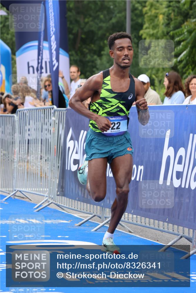 29.06.2025 - hella hamburg halbmarathon Strokosch-Dieckow http://msf.ph/oto/8326341 29.06.2025 10:02:32 Ziel 22 meine-sportfotos.de