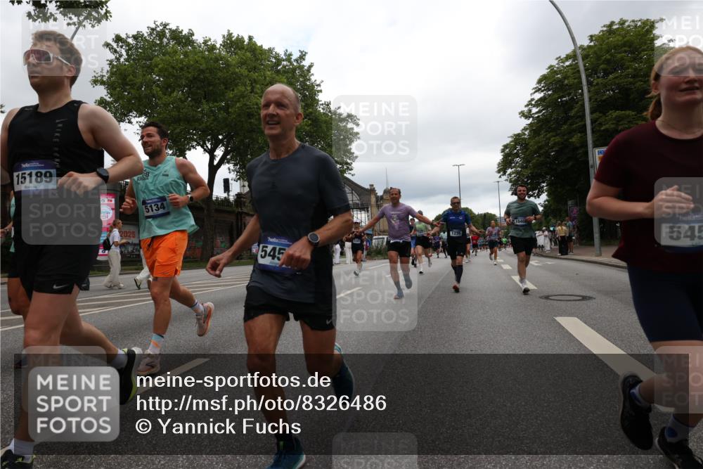 29.06.2025 - hella hamburg halbmarathon Yannick Fuchs http://msf.ph/oto/8326486 29.06.2025 10:51:31 20KM 1200, 1239, 1563, 1715, 1719, 1972, 2236, 2606, 2652, 2759, 2806, 2883, 3141, 3575, 4261, 4579, 5015, 5134, 5391, 5457, 5458, 6281, 6302, 6720, 6892, 7159, 7833, 8744, 9450, 10383, 10408, 10599, 12144, 12509, 12773, 12774, 13376, 13664, 14737, 14951, 15090, 15189, 15220, 15229, 15349, 15664, 16418, 16517, 17455, 17543, 17758, 18508 meine-sportfotos.de