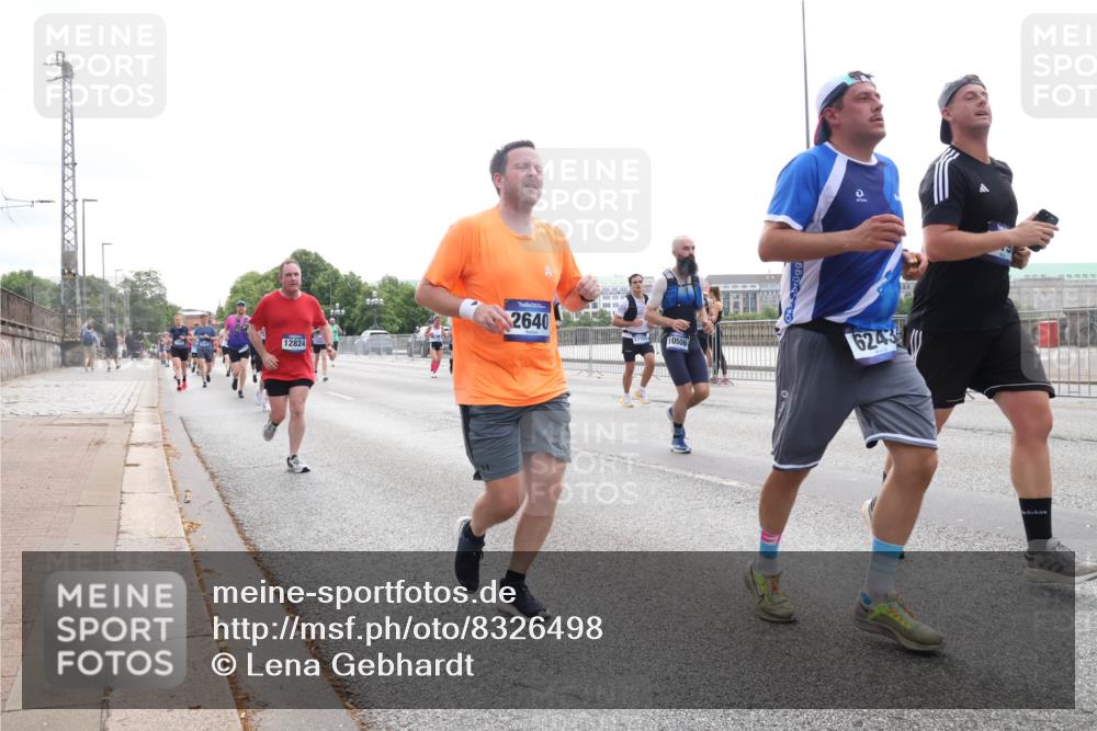 29.06.2025 - hella hamburg halbmarathon Lena Gebhardt http://msf.ph/oto/8326498 29.06.2025 10:37:44 Lombardsbrücke 12824, 2640, 17793, 10506, 6243, 1276, 1337, 1475, 1578, 1799, 1819, 1985, 2016, 2199, 2486, 2640, 2853, 3230, 3246, 3633, 3880, 4097, 5139, 5146, 5171, 5186, 5522, 5560, 5790, 5875, 5940, 6243, 6362, 6697, 6821, 6955, 7085, 7124, 7235, 7244, 7321, 7350, 7544, 7696, 7777, 7823, 8811, 8843, 8985, 9247, 9288, 9524, 9895, 10159, 10506, 10836, 11087, 11543, 12123, 12254, 12472, 12824, 16680, 17798 meine-sportfotos.de