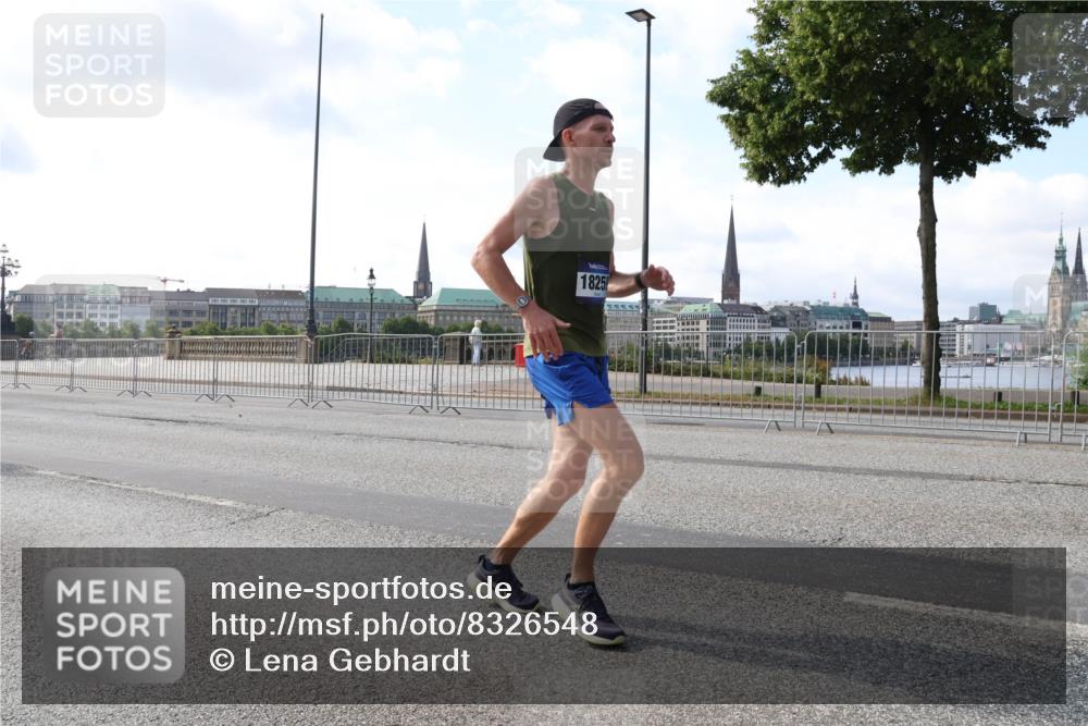 29.06.2025 - hella hamburg halbmarathon Lena Gebhardt http://msf.ph/oto/8326548 29.06.2025 09:48:39 Lombardsbrücke 1825, 1042, 1290, 1385, 1505, 1710, 1743, 2262, 2399, 2767, 3480, 3547, 3959, 4062, 4359, 4381, 4860, 5003, 5124, 5307, 5554, 5709, 6829, 6993, 7152, 7154, 7884, 8121, 8571, 8933, 9403, 9643, 10190, 10404, 10738, 10793, 10852, 11620, 11929, 12044, 12051, 12488, 12514, 12916, 13137, 13372, 13483, 13595, 13940, 13975, 14875, 14908, 15931, 15959, 16119 meine-sportfotos.de