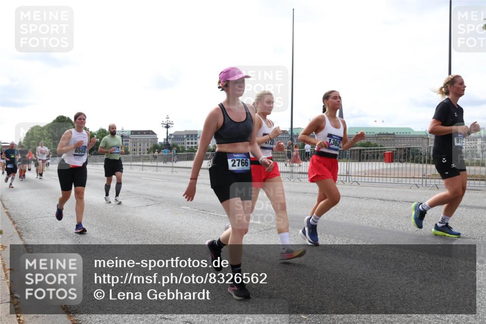 29.06.2025 - hella hamburg halbmarathon Lena Gebhardt http://msf.ph/oto/8326562 29.06.2025 10:23:27 Lombardsbrücke 6502, 2766, 1362, 871, 1048, 1304, 1362, 2125, 2925, 3029, 4190, 4266, 4391, 4646, 4728, 4793, 5160, 5406, 6502, 6578, 6747, 6784, 6785, 6849, 7029, 7820, 7891, 8031, 8181, 8687, 8688, 8716, 8918, 8920, 9133, 9301, 9715, 9877, 9913, 10649, 10739, 11300, 11793, 11798, 11879, 12025, 12073, 12265, 12874, 13560, 14041, 14265, 14338, 14510, 14512, 14521, 14821, 15709, 16185, 16251, 16416, 16558, 17013, 17099, 17199, 17207, 17299, 17719 meine-sportfotos.de