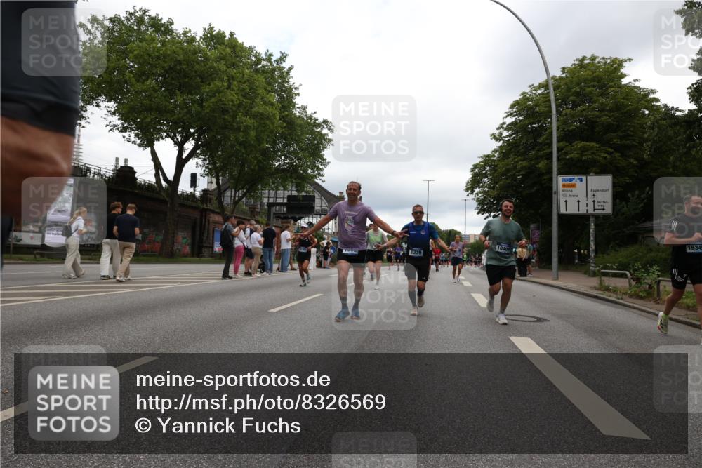 29.06.2025 - hella hamburg halbmarathon Yannick Fuchs http://msf.ph/oto/8326569 29.06.2025 10:51:32 20KM 1200, 1239, 1563, 1715, 1719, 1972, 2236, 2606, 2652, 2759, 2806, 2883, 3141, 3575, 4261, 4579, 5015, 5134, 5391, 5457, 5458, 6281, 6302, 6720, 6892, 7159, 7833, 8744, 9450, 10383, 10408, 10599, 12144, 12509, 12773, 12774, 13376, 13664, 14737, 14951, 15090, 15189, 15220, 15229, 15349, 15664, 16418, 16517, 17455, 17543, 17758, 18508 meine-sportfotos.de