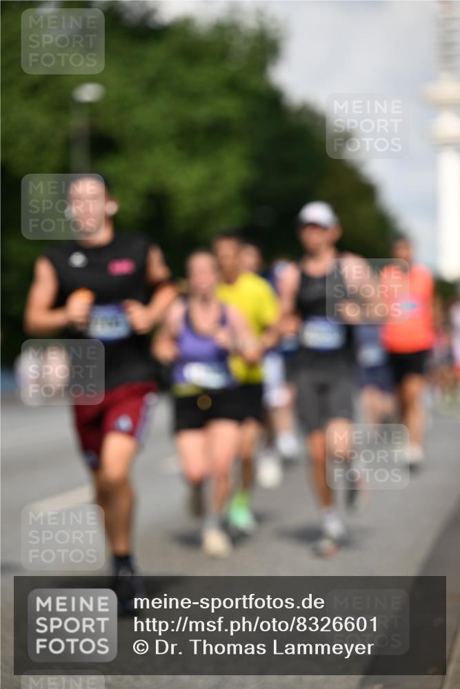 29.06.2025 - hella hamburg halbmarathon Dr. Thomas Lammeyer http://msf.ph/oto/8326601 29.06.2025 09:55:41 Kennedybrücke 1057, 1312, 1353, 1569, 1763, 2880, 3437, 3618, 3697, 4565, 4871, 5014, 5047, 5129, 5231, 5336, 5690, 5987, 6700, 6711, 6770, 7185, 7710, 8074, 8359, 8564, 8900, 9358, 9547, 9659, 10691, 10978, 11021, 11062 meine-sportfotos.de