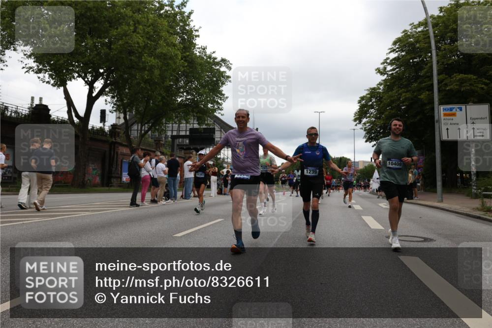 29.06.2025 - hella hamburg halbmarathon Yannick Fuchs http://msf.ph/oto/8326611 29.06.2025 10:51:32 20KM 1200, 1239, 1563, 1715, 1719, 1972, 2236, 2606, 2652, 2759, 2806, 2883, 3141, 3575, 4261, 4579, 5015, 5134, 5391, 5457, 5458, 6281, 6302, 6720, 6892, 7159, 7833, 8744, 9450, 10383, 10408, 10599, 12144, 12509, 12773, 12774, 13376, 13664, 14737, 14951, 15090, 15189, 15220, 15229, 15349, 15664, 16418, 16517, 17455, 17543, 17758, 18508 meine-sportfotos.de