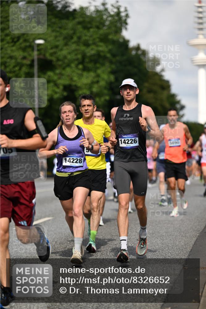 29.06.2025 - hella hamburg halbmarathon Dr. Thomas Lammeyer http://msf.ph/oto/8326652 29.06.2025 09:55:41 Kennedybrücke 1057, 1312, 1353, 1569, 1763, 2880, 3437, 3618, 3697, 4565, 4871, 5014, 5047, 5129, 5231, 5336, 5690, 5987, 6700, 6711, 6770, 7185, 7710, 8074, 8359, 8564, 8900, 9358, 9547, 9659, 10691, 10978, 11021, 11062 meine-sportfotos.de