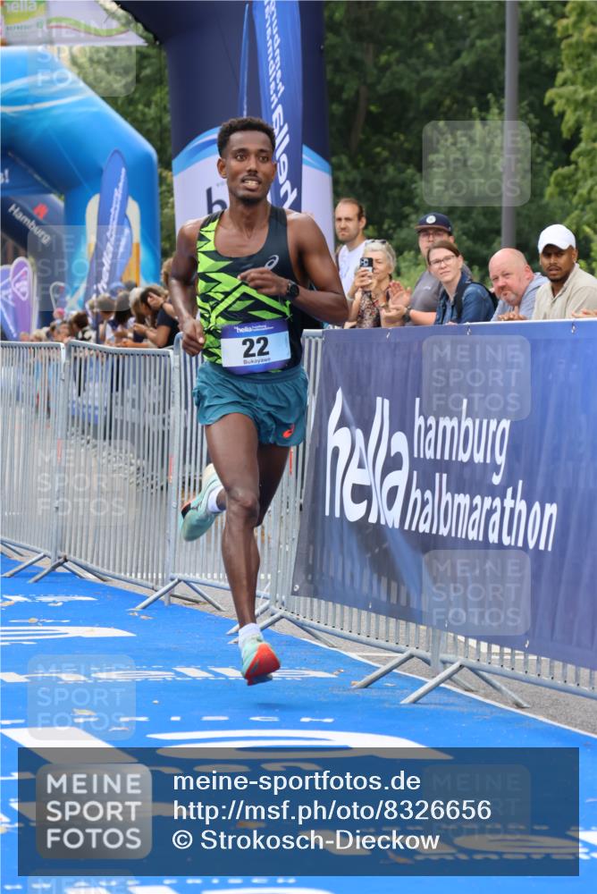 29.06.2025 - hella hamburg halbmarathon Strokosch-Dieckow http://msf.ph/oto/8326656 29.06.2025 10:02:31 Ziel 2, 22 meine-sportfotos.de
