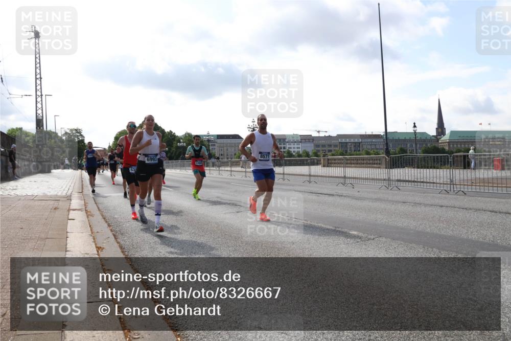 29.06.2025 - hella hamburg halbmarathon Lena Gebhardt http://msf.ph/oto/8326667 29.06.2025 09:48:40 Lombardsbrücke 53, 6993, 12044, 8571, 1042, 1290, 1505, 1710, 2262, 2399, 2767, 3480, 3547, 3959, 4062, 4359, 4381, 4860, 5003, 5124, 5307, 5554, 5709, 6829, 6993, 7152, 7154, 7482, 7884, 8002, 8121, 8571, 8933, 9403, 9643, 10190, 10404, 10738, 10793, 10852, 11929, 12044, 12051, 12488, 12514, 12916, 13137, 13372, 13483, 13595, 13940, 13975, 14875, 14908, 15931, 15959, 16119 meine-sportfotos.de
