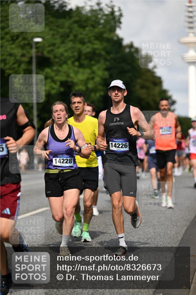 29.06.2025 - hella hamburg halbmarathon Dr. Thomas Lammeyer http://msf.ph/oto/8326673 29.06.2025 09:55:41 Kennedybrücke 1057, 1312, 1353, 1569, 1763, 2880, 3437, 3618, 3697, 4565, 4871, 5014, 5047, 5129, 5231, 5336, 5690, 5987, 6700, 6711, 6770, 7185, 7710, 8074, 8359, 8564, 8900, 9358, 9547, 9659, 10691, 10978, 11021, 11062 meine-sportfotos.de
