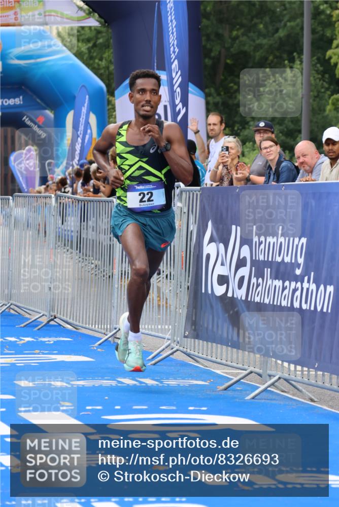 29.06.2025 - hella hamburg halbmarathon Strokosch-Dieckow http://msf.ph/oto/8326693 29.06.2025 10:02:31 Ziel 2, 22 meine-sportfotos.de