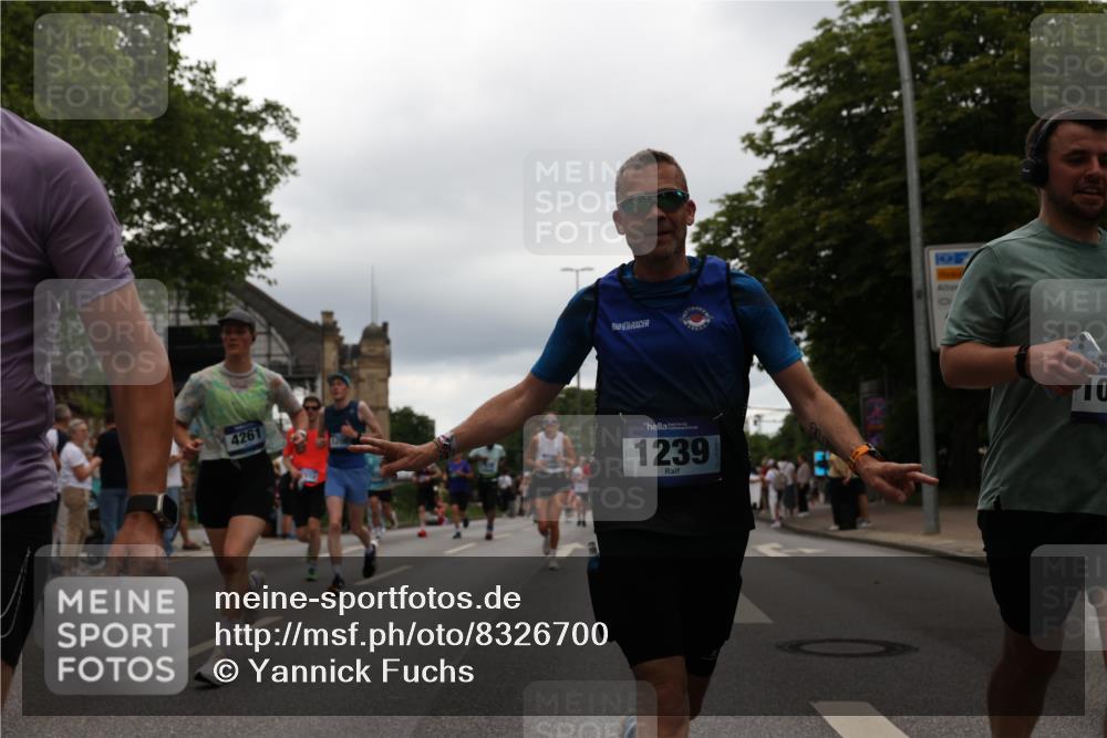 29.06.2025 - hella hamburg halbmarathon Yannick Fuchs http://msf.ph/oto/8326700 29.06.2025 10:51:33 20KM 1200, 1239, 1563, 1715, 1719, 1972, 2236, 2606, 2652, 2759, 2806, 2883, 3141, 3575, 4261, 4579, 5015, 5134, 5391, 5457, 5458, 6281, 6302, 6531, 6720, 6892, 7159, 7833, 8744, 9450, 10383, 10408, 10599, 12144, 12509, 12773, 12774, 13376, 13664, 14737, 15090, 15189, 15229, 15349, 15664, 16418, 16517, 17455, 17543, 17758, 18508 meine-sportfotos.de