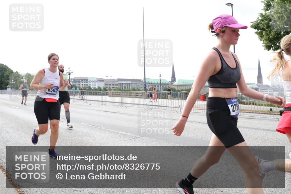 29.06.2025 - hella hamburg halbmarathon Lena Gebhardt http://msf.ph/oto/8326775 29.06.2025 10:23:28 Lombardsbrücke 6502, 2766, 1048, 1304, 1362, 2125, 2925, 4190, 4266, 4391, 4646, 4728, 4793, 5160, 5406, 6502, 6578, 6747, 6784, 6785, 6849, 7029, 7820, 7891, 8031, 8181, 8676, 8687, 8688, 8716, 8918, 8920, 9133, 9301, 9715, 9877, 9913, 10649, 10739, 11300, 11793, 11798, 11879, 12025, 12073, 12265, 12874, 13560, 14041, 14265, 14338, 14510, 14512, 14521, 14821, 15709, 16185, 16251, 16416, 16558, 17013, 17099, 17199, 17207, 17299, 17719 meine-sportfotos.de