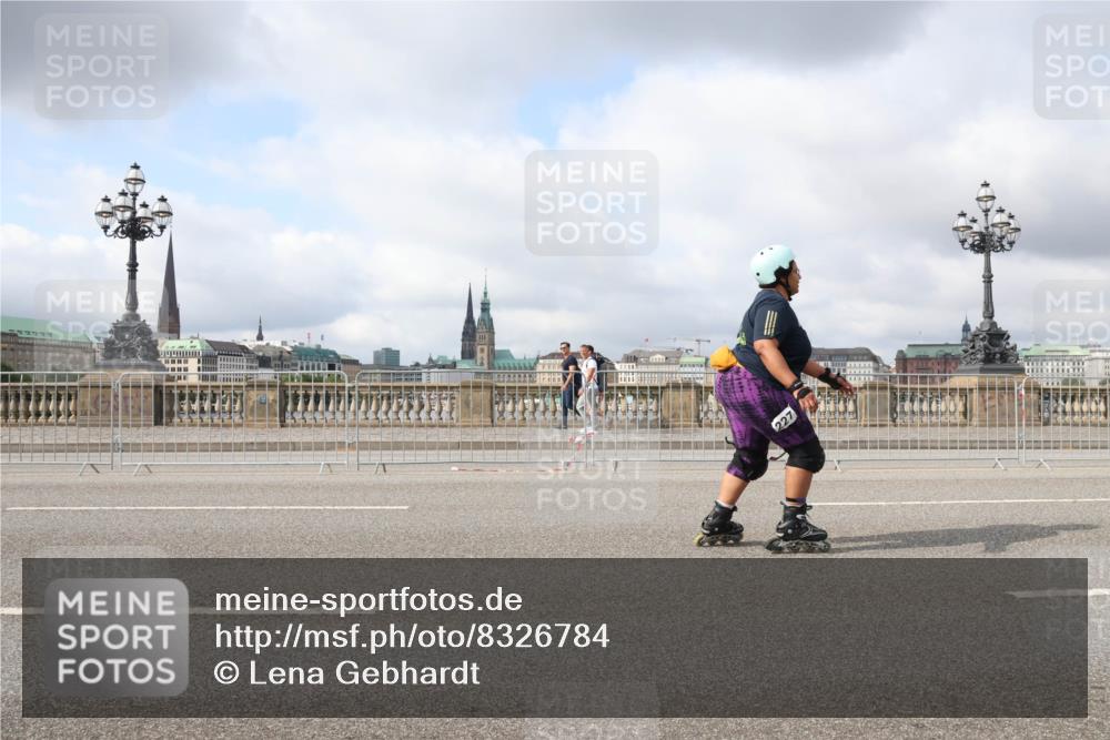 29.06.2025 - hella hamburg halbmarathon Lena Gebhardt http://msf.ph/oto/8326784 29.06.2025 09:08:13 Lombardsbrücke 227 meine-sportfotos.de