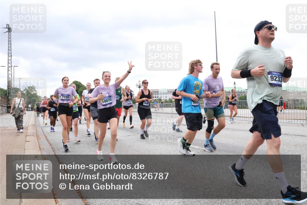 29.06.2025 - hella hamburg halbmarathon Lena Gebhardt http://msf.ph/oto/8326787 29.06.2025 10:57:50 Lombardsbrücke 11026, 7720, 124, 10070, 4521, 9496, 9607, 9233, 1123, 1242, 1248, 1265, 1388, 1643, 2015, 2451, 2567, 2900, 3191, 3385, 3388, 3433, 3644, 3750, 3936, 3954, 4059, 4180, 4197, 4429, 4521, 4830, 5117, 5632, 5676, 5736, 5738, 6316, 6337, 6827, 6857, 6916, 7172, 7193, 7556, 7720, 7728, 7977, 7990, 8035, 8159, 8287, 8386, 8474, 8512, 8540, 8708, 8713, 8773, 8873, 9059, 9180, 9233, 9318, 9319, 9394, 9398, 9436, 9481, 9496, 9613, 9832 meine-sportfotos.de