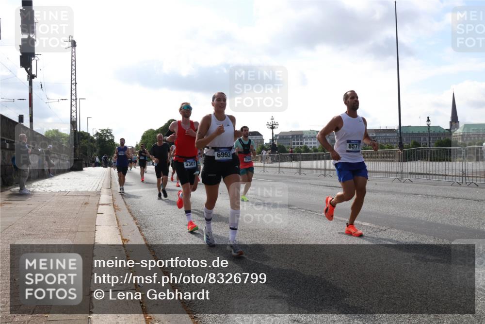 29.06.2025 - hella hamburg halbmarathon Lena Gebhardt http://msf.ph/oto/8326799 29.06.2025 09:48:40 Lombardsbrücke 5307, 6993, 12044, 8571, 1042, 1290, 1505, 1710, 2262, 2399, 2767, 3480, 3547, 3959, 4062, 4359, 4381, 4860, 5003, 5124, 5307, 5554, 5709, 6829, 6993, 7152, 7154, 7482, 7884, 8002, 8121, 8571, 8933, 9403, 9643, 10190, 10404, 10738, 10793, 10852, 11929, 12044, 12051, 12488, 12514, 12916, 13137, 13372, 13483, 13595, 13940, 13975, 14875, 14908, 15931, 15959, 16119 meine-sportfotos.de
