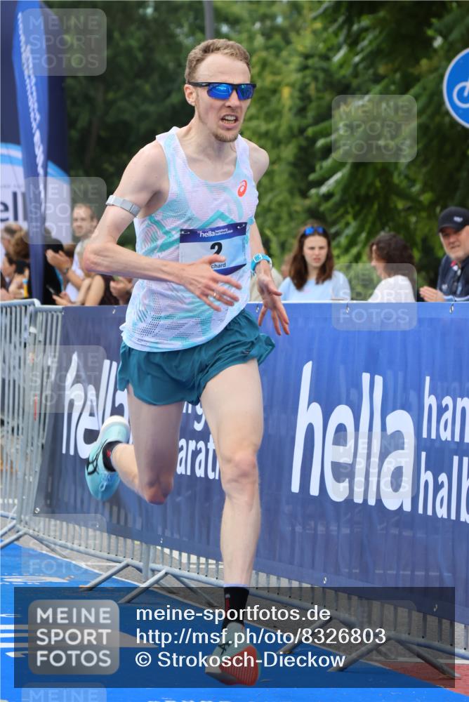 29.06.2025 - hella hamburg halbmarathon Strokosch-Dieckow http://msf.ph/oto/8326803 29.06.2025 10:02:28 Ziel 2, 22 meine-sportfotos.de