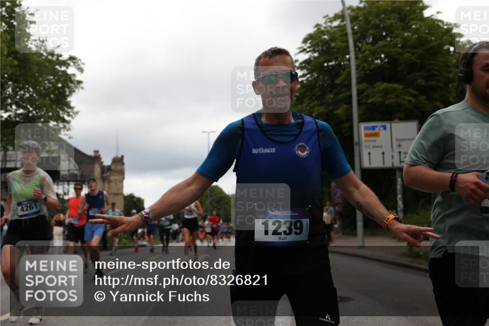 29.06.2025 - hella hamburg halbmarathon Yannick Fuchs http://msf.ph/oto/8326821 29.06.2025 10:51:33 20KM 1200, 1239, 1563, 1715, 1719, 1972, 2236, 2606, 2652, 2759, 2806, 2883, 3141, 3575, 4261, 4579, 5015, 5134, 5391, 5457, 5458, 6281, 6302, 6531, 6720, 6892, 7159, 7833, 8744, 9450, 10383, 10408, 10599, 12144, 12509, 12773, 12774, 13376, 13664, 14737, 15090, 15189, 15229, 15349, 15664, 16418, 16517, 17455, 17543, 17758, 18508 meine-sportfotos.de