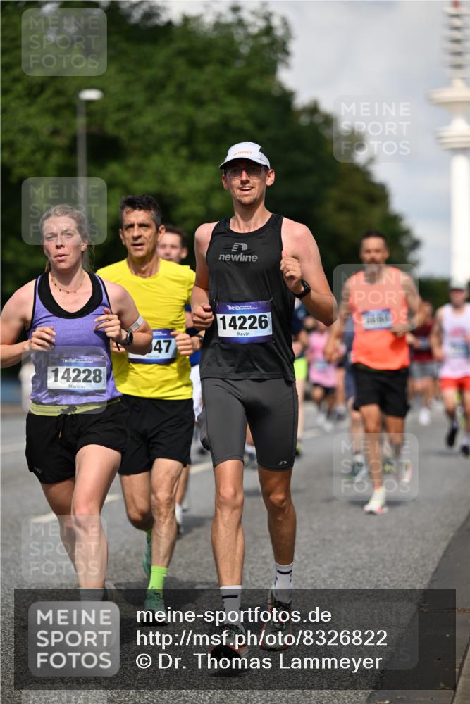 29.06.2025 - hella hamburg halbmarathon Dr. Thomas Lammeyer http://msf.ph/oto/8326822 29.06.2025 09:55:42 Kennedybrücke 1057, 1312, 1353, 1569, 1763, 2880, 3437, 3618, 3697, 4565, 4871, 5014, 5047, 5129, 5231, 5336, 5690, 5987, 6700, 6711, 6770, 7185, 7710, 8074, 8564, 8900, 9358, 9547, 9659, 10691, 10978, 11021, 11062 meine-sportfotos.de