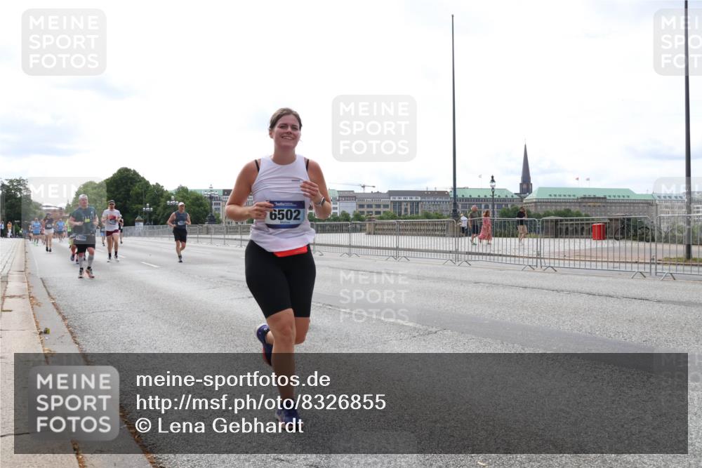 29.06.2025 - hella hamburg halbmarathon Lena Gebhardt http://msf.ph/oto/8326855 29.06.2025 10:23:28 Lombardsbrücke 17099, 6502, 1048, 1304, 1362, 2125, 2925, 4190, 4266, 4391, 4646, 4728, 4793, 5160, 5406, 6502, 6578, 6747, 6784, 6785, 6849, 7029, 7820, 7891, 8031, 8181, 8676, 8687, 8688, 8716, 8918, 8920, 9133, 9301, 9715, 9877, 9913, 10649, 10739, 11300, 11793, 11798, 11879, 12025, 12073, 12265, 12874, 13560, 14041, 14265, 14338, 14510, 14512, 14521, 14821, 15709, 16185, 16251, 16416, 16558, 17013, 17099, 17199, 17207, 17299, 17719 meine-sportfotos.de