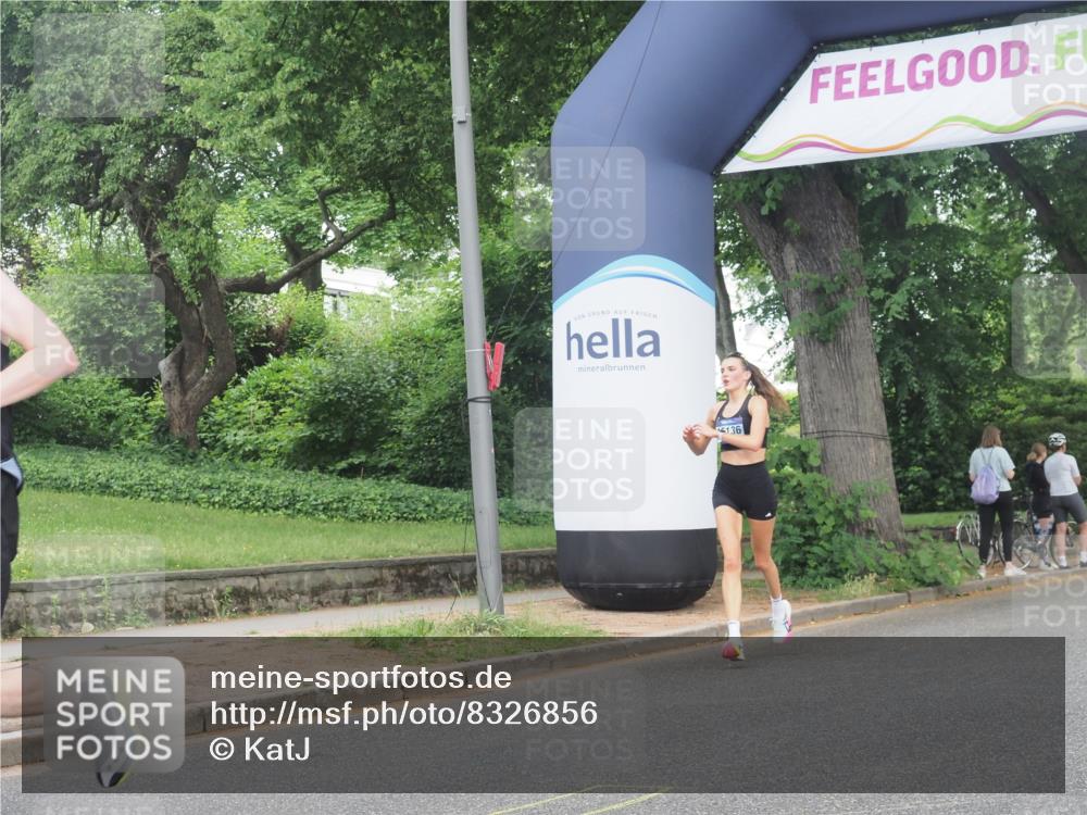 29.06.2025 - hella hamburg halbmarathon KatJ http://msf.ph/oto/8326856 29.06.2025 10:17:05 Zwischen KM18-KM19  meine-sportfotos.de