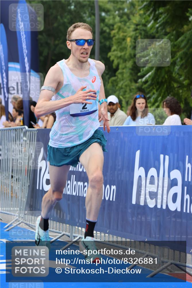 29.06.2025 - hella hamburg halbmarathon Strokosch-Dieckow http://msf.ph/oto/8326881 29.06.2025 10:02:28 Ziel 2, 22 meine-sportfotos.de