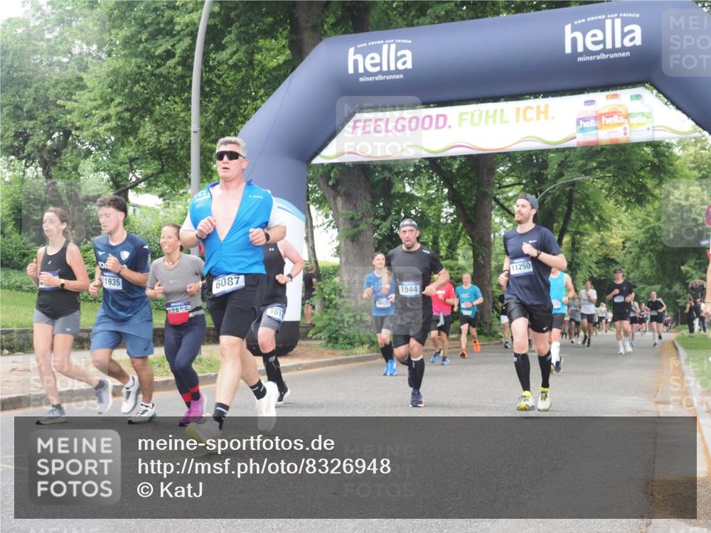 29.06.2025 - hella hamburg halbmarathon KatJ http://msf.ph/oto/8326948 29.06.2025 10:46:38 Zwischen KM18-KM19 1019, 1544, 2426, 2730, 4238, 6033, 6087, 6754 meine-sportfotos.de