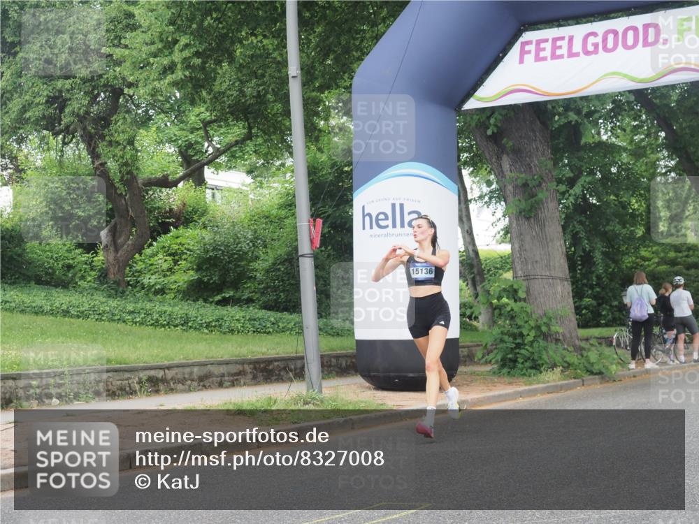 29.06.2025 - hella hamburg halbmarathon KatJ http://msf.ph/oto/8327008 29.06.2025 10:17:06 Zwischen KM18-KM19  meine-sportfotos.de