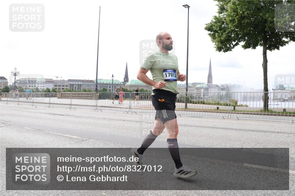 29.06.2025 - hella hamburg halbmarathon Lena Gebhardt http://msf.ph/oto/8327012 29.06.2025 10:23:29 Lombardsbrücke 2, 17013, 1048, 1304, 1362, 2125, 2925, 4190, 4266, 4391, 4646, 4728, 4793, 5160, 5406, 6502, 6578, 6747, 6784, 6785, 6849, 7029, 7820, 7891, 8031, 8181, 8676, 8687, 8688, 8716, 8918, 8920, 9133, 9301, 9715, 9877, 10649, 10739, 11300, 11793, 11798, 11879, 12025, 12073, 12265, 12874, 13560, 14041, 14265, 14338, 14510, 14512, 14521, 14821, 15709, 15739, 15853, 16185, 16251, 16416, 16558, 17013, 17099, 17199, 17207, 17299, 17719 meine-sportfotos.de
