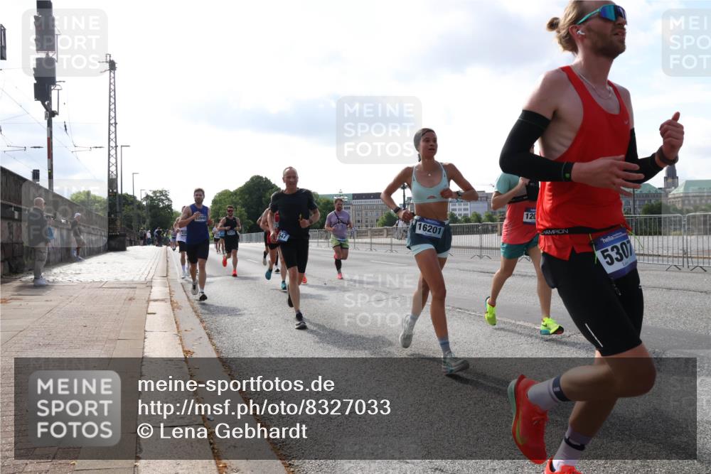 29.06.2025 - hella hamburg halbmarathon Lena Gebhardt http://msf.ph/oto/8327033 29.06.2025 09:48:42 Lombardsbrücke 16201, 120, 5307, 1042, 1290, 1505, 1571, 1710, 2262, 2399, 2767, 3480, 3547, 4062, 4359, 4381, 4860, 5003, 5124, 5307, 5554, 5709, 6993, 7152, 7154, 7310, 7482, 7884, 8002, 8121, 8571, 8933, 9403, 9643, 10190, 10404, 10738, 10793, 10852, 11106, 11177, 11929, 12044, 12051, 12488, 12514, 12916, 13137, 13372, 13483, 13940, 13975, 14875, 15931, 15959, 16119 meine-sportfotos.de